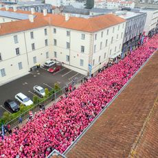 Tous les ans, La Joséphine, course et marche solidaires 100 % féminines, déroule son ruban rose dans les rues du centre-ville en faveur de la Ligue contre le cancer.